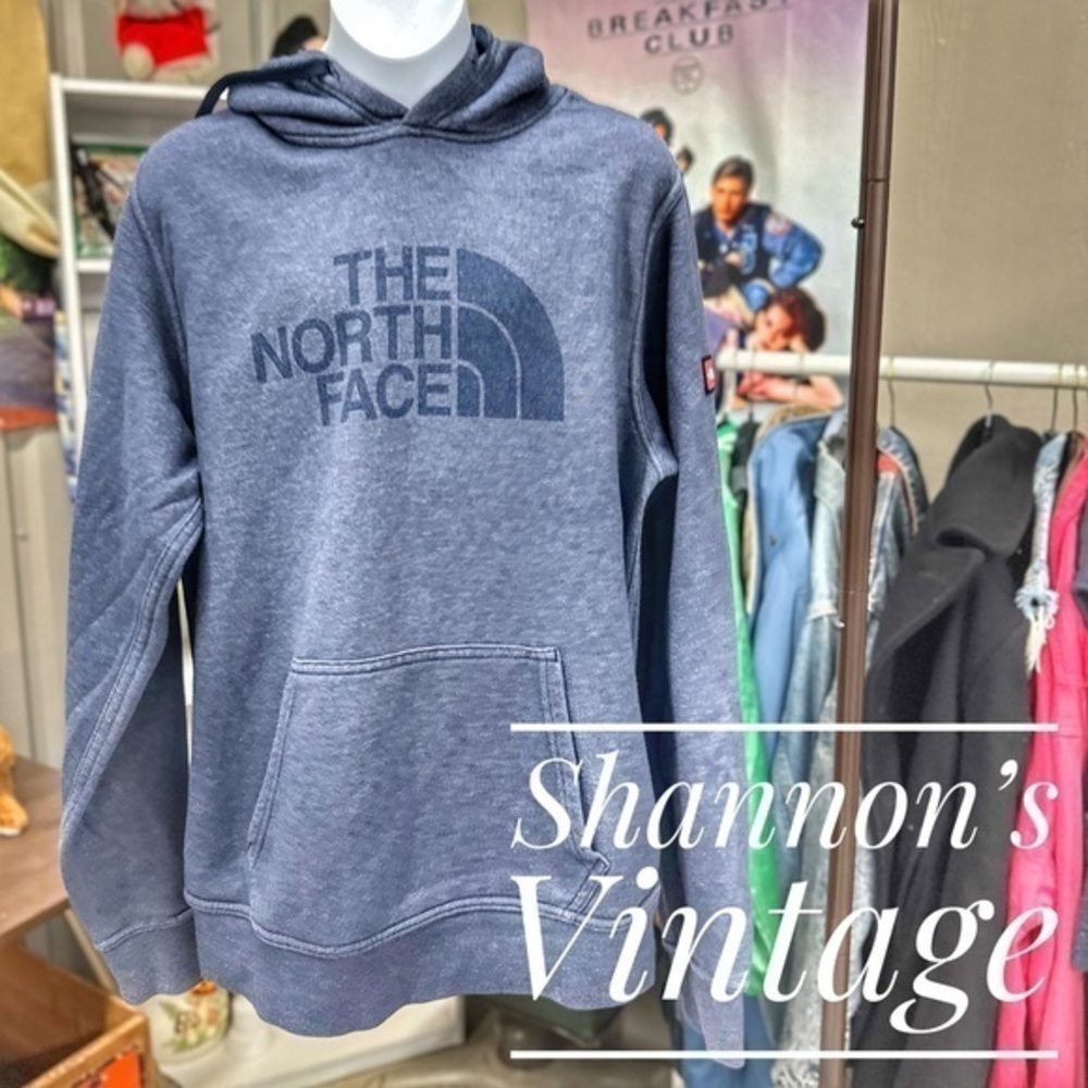 The North Face sz small pullover hoodie A42